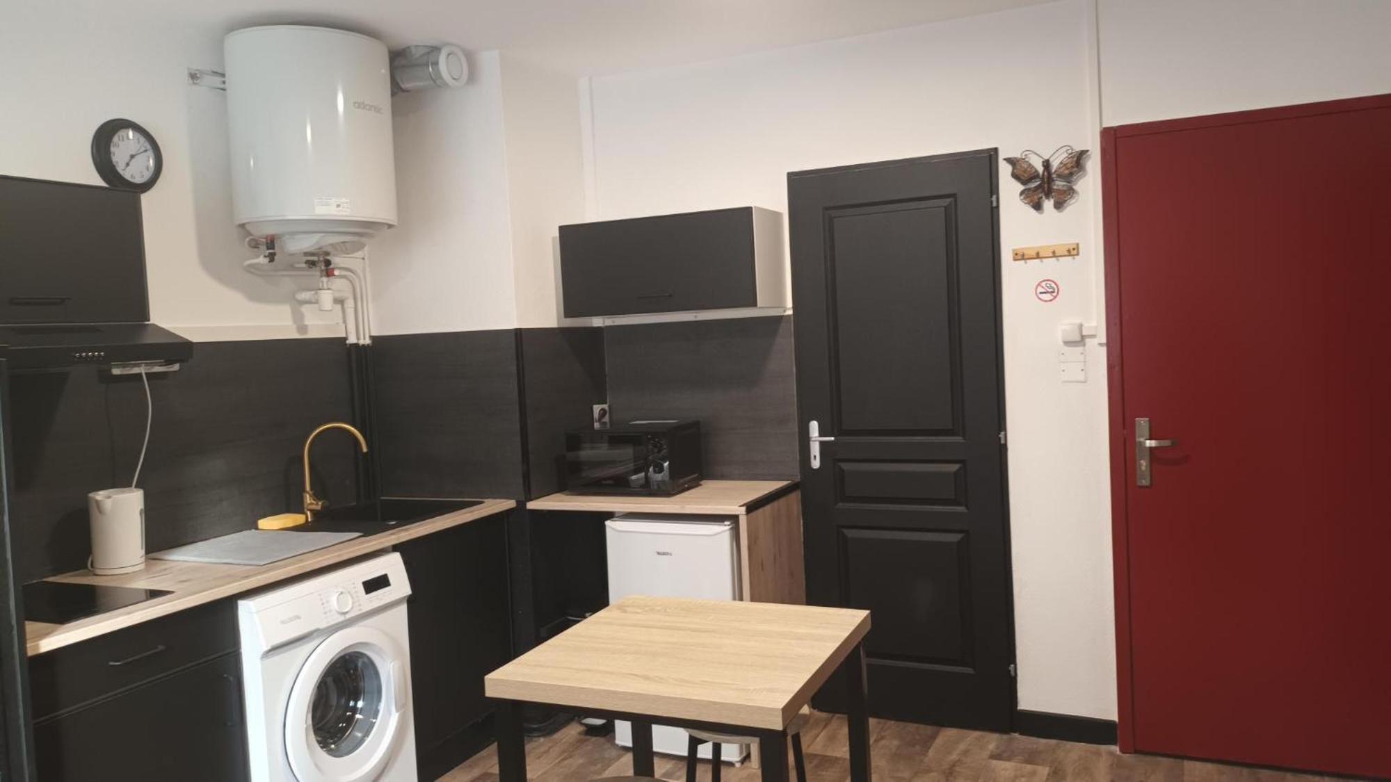 Appartement T1 Proche De Vulcania Pontaumur Екстер'єр фото