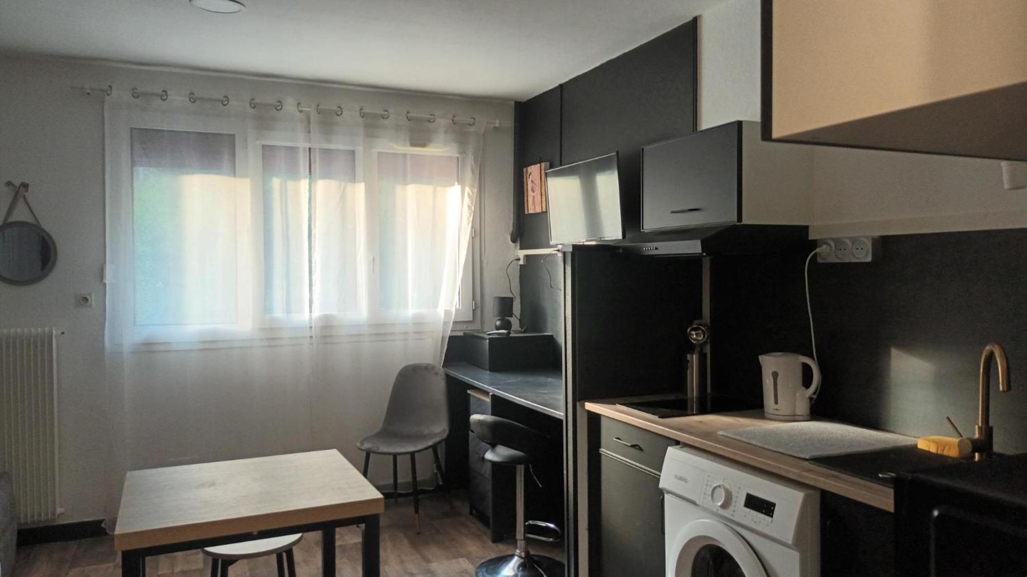 Appartement T1 Proche De Vulcania Pontaumur Екстер'єр фото