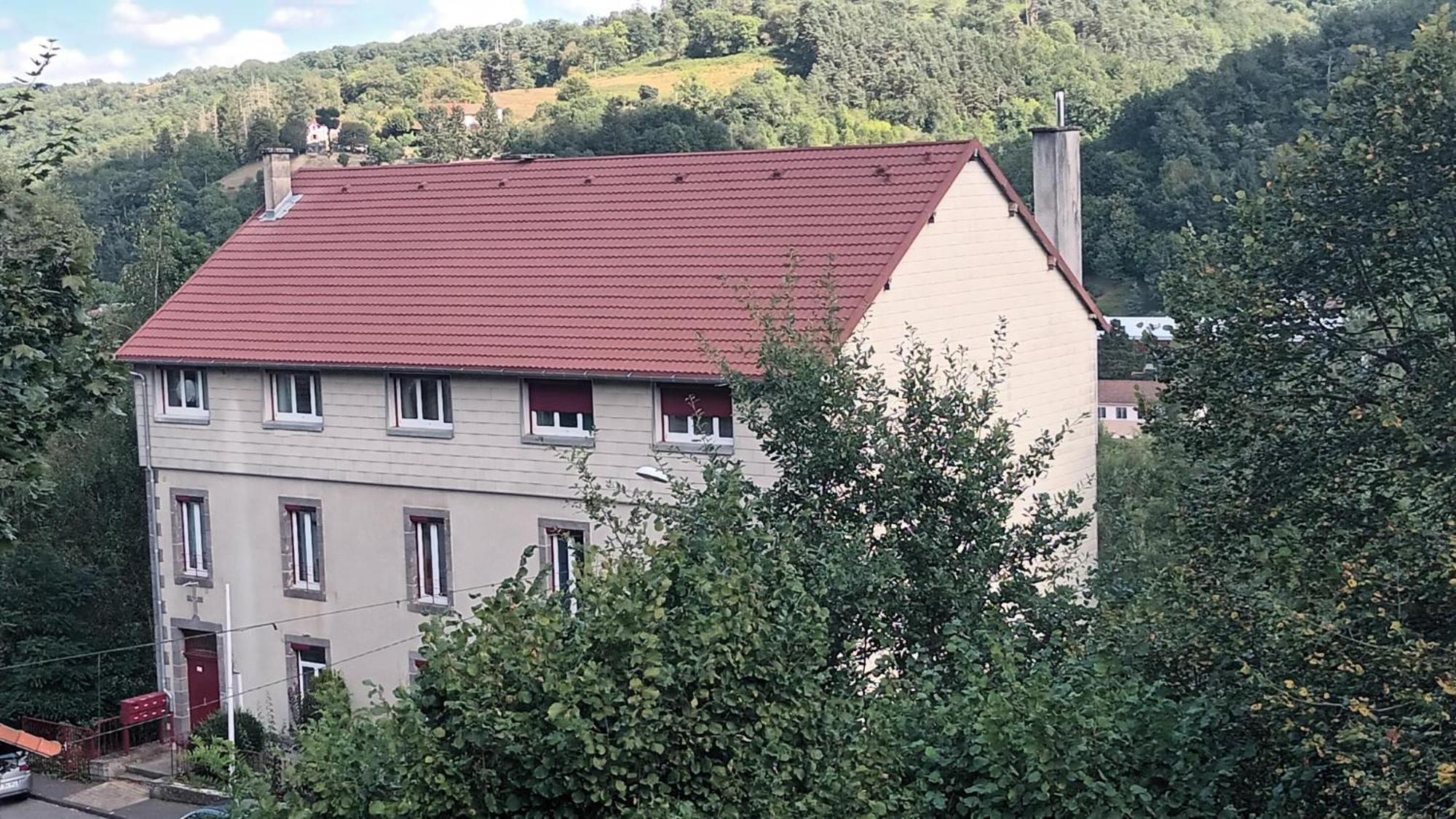 Appartement T1 Proche De Vulcania Pontaumur Екстер'єр фото